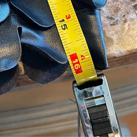 Max Studio Women’s Blk Faux Leather Mini Skirt SZ 2 - Picture 5 of 7